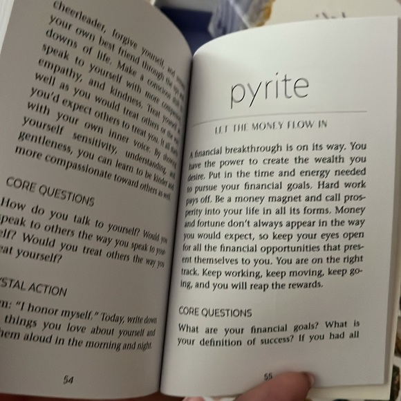 Daily Crystal Inspiration Oracle deck - Picture 7 of 8